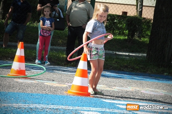 Zdjęcie w galerii na portalu naszwodzislaw.com: Artystyczne podwórko na pożegnanie wakacji  wiadomości z regionu