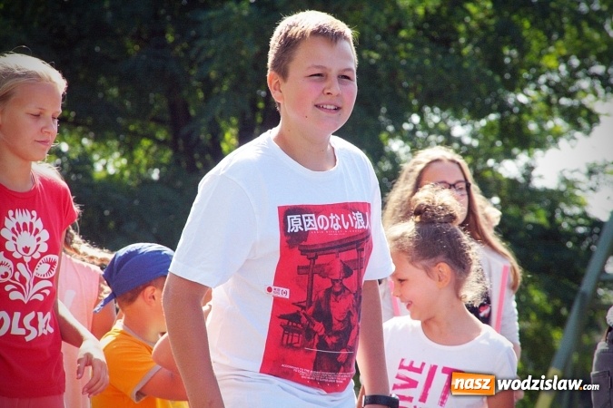 Zdjęcie w galerii na portalu naszwodzislaw.com: Artystyczne podwórko na pożegnanie wakacji  wiadomości z regionu