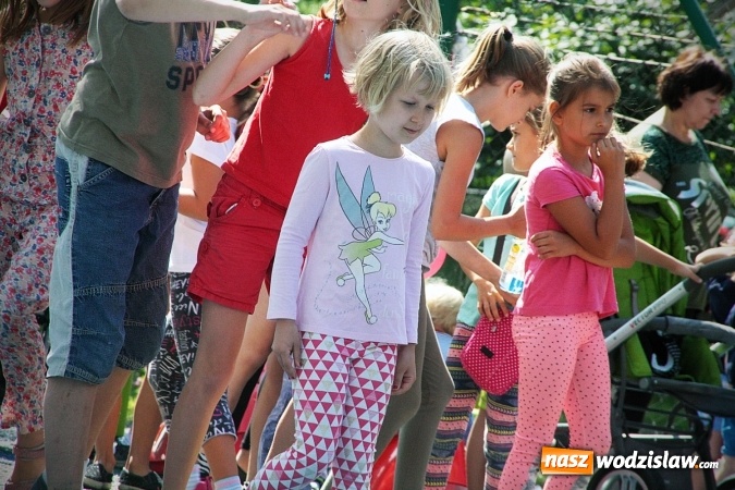 Zdjęcie w galerii na portalu naszwodzislaw.com: Artystyczne podwórko na pożegnanie wakacji  wiadomości z regionu