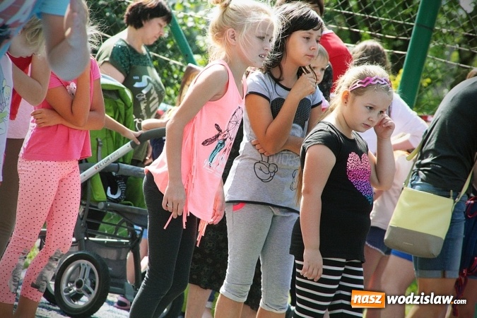 Zdjęcie w galerii na portalu naszwodzislaw.com: Artystyczne podwórko na pożegnanie wakacji  wiadomości z regionu