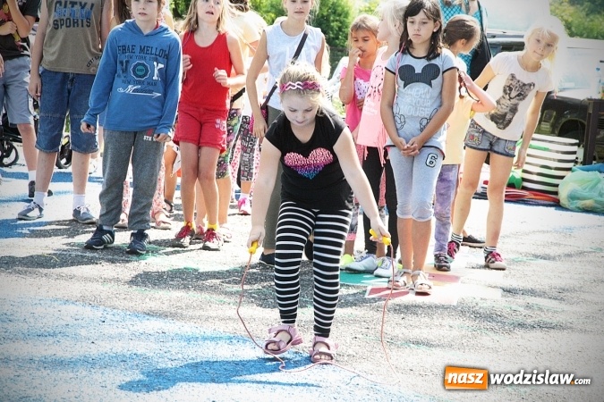 Zdjęcie w galerii na portalu naszwodzislaw.com: Artystyczne podwórko na pożegnanie wakacji  wiadomości z regionu