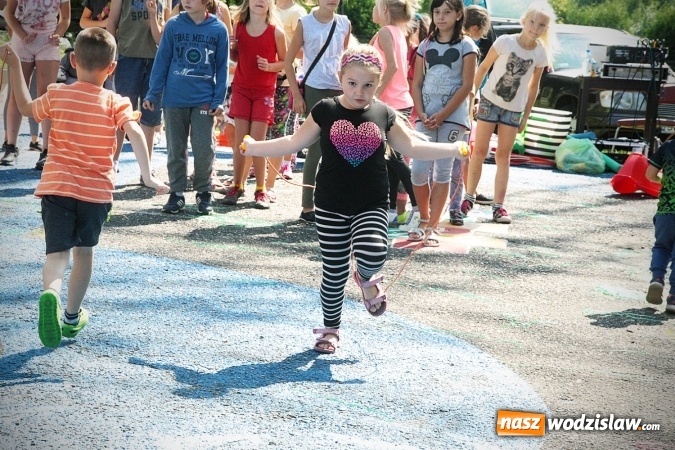 Zdjęcie w galerii na portalu naszwodzislaw.com: Artystyczne podwórko na pożegnanie wakacji  wiadomości z regionu