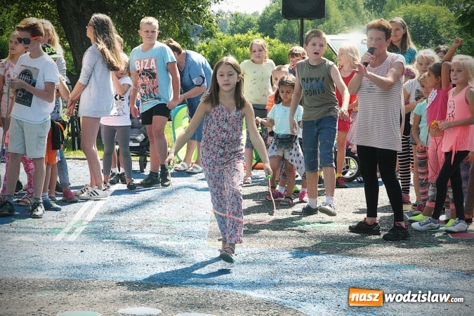 Zdjęcie w galerii na portalu naszwodzislaw.com: Artystyczne podwórko na pożegnanie wakacji  wiadomości z regionu