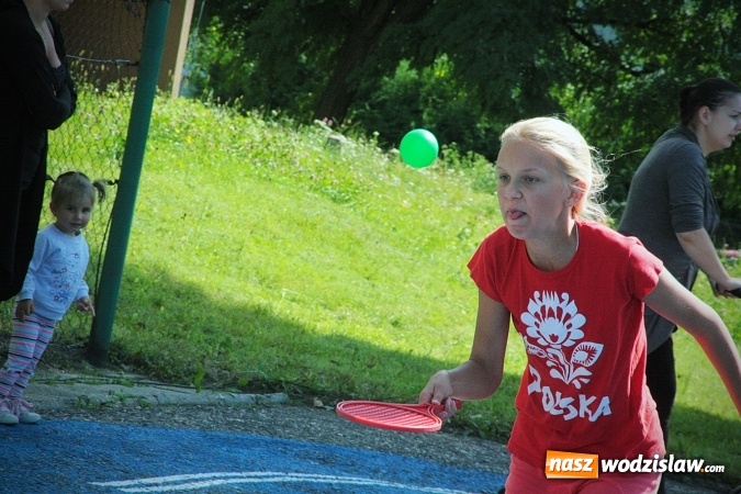 Zdjęcie w galerii na portalu naszwodzislaw.com: Artystyczne podwórko na pożegnanie wakacji  wiadomości z regionu