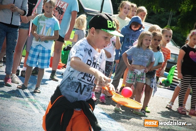 Zdjęcie w galerii na portalu naszwodzislaw.com: Artystyczne podwórko na pożegnanie wakacji  wiadomości z regionu