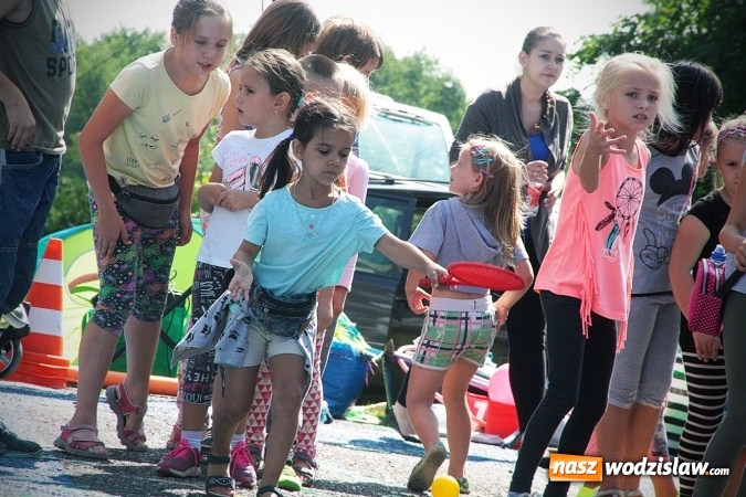 Zdjęcie w galerii na portalu naszwodzislaw.com: Artystyczne podwórko na pożegnanie wakacji  wiadomości z regionu
