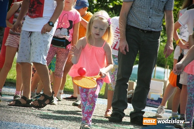 Zdjęcie w galerii na portalu naszwodzislaw.com: Artystyczne podwórko na pożegnanie wakacji  wiadomości z regionu