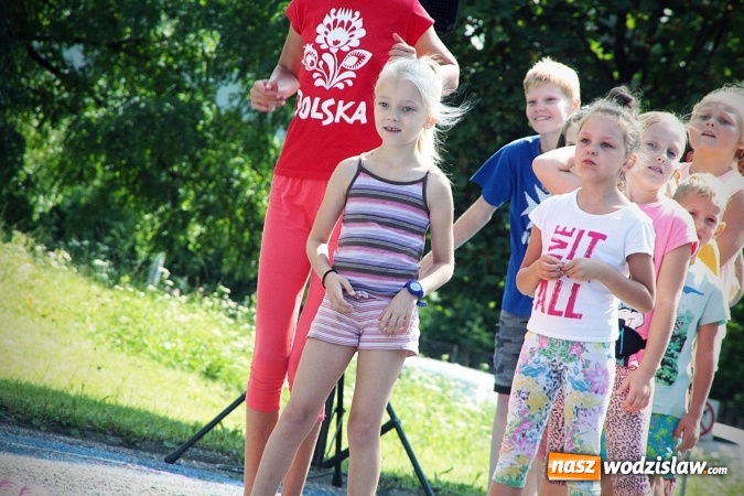 Zdjęcie w galerii na portalu naszwodzislaw.com: Artystyczne podwórko na pożegnanie wakacji  wiadomości z regionu