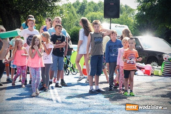 Zdjęcie w galerii na portalu naszwodzislaw.com: Artystyczne podwórko na pożegnanie wakacji  wiadomości z regionu