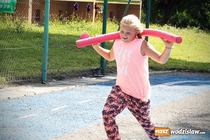 Zdjęcie w galerii na portalu naszwodzislaw.com: Artystyczne podwórko na pożegnanie wakacji  wiadomości z regionu