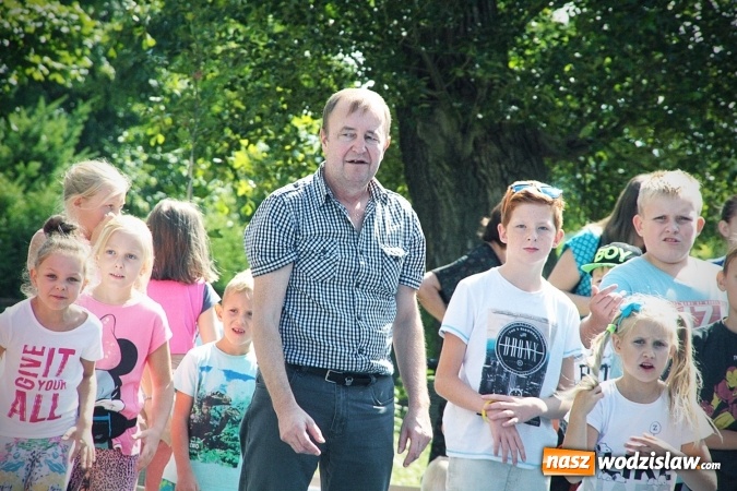 Zdjęcie w galerii na portalu naszwodzislaw.com: Artystyczne podwórko na pożegnanie wakacji  wiadomości z regionu