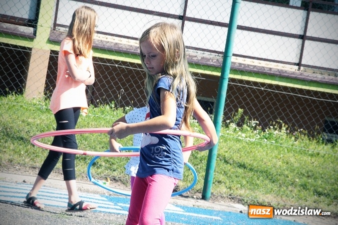 Zdjęcie w galerii na portalu naszwodzislaw.com: Artystyczne podwórko na pożegnanie wakacji  wiadomości z regionu