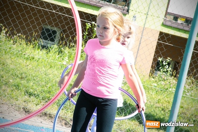 Zdjęcie w galerii na portalu naszwodzislaw.com: Artystyczne podwórko na pożegnanie wakacji  wiadomości z regionu