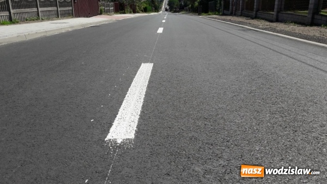 Zdjęcie w galerii na portalu naszwodzislaw.com: Piotrowicka w Skrbeńsku przebudowana wiadomości z regionu