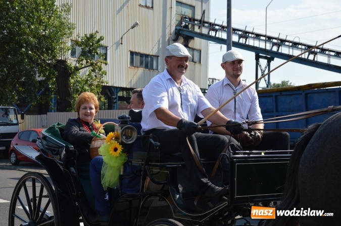 Zdjęcie w galerii na portalu naszwodzislaw.com: Ulicami Radlina przejechał barwny korowód dożynkowy wiadomości z regionu