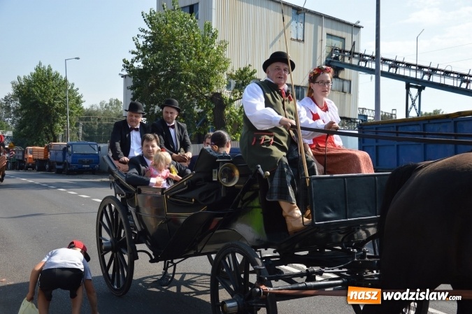 Zdjęcie w galerii na portalu naszwodzislaw.com: Ulicami Radlina przejechał barwny korowód dożynkowy wiadomości z regionu