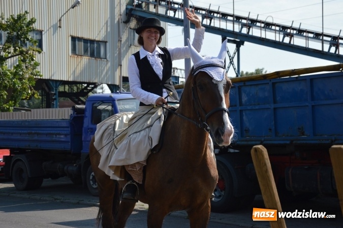 Zdjęcie w galerii na portalu naszwodzislaw.com: Ulicami Radlina przejechał barwny korowód dożynkowy wiadomości z regionu