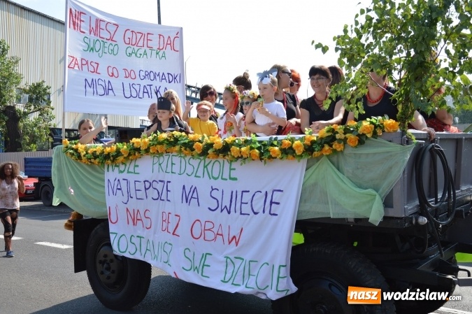 Zdjęcie w galerii na portalu naszwodzislaw.com: Ulicami Radlina przejechał barwny korowód dożynkowy wiadomości z regionu