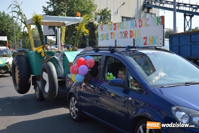Zdjęcie w galerii na portalu naszwodzislaw.com: Ulicami Radlina przejechał barwny korowód dożynkowy wiadomości z regionu