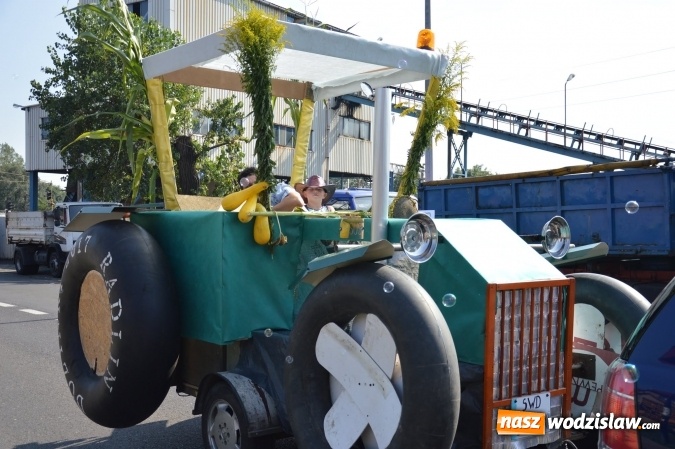 Zdjęcie w galerii na portalu naszwodzislaw.com: Ulicami Radlina przejechał barwny korowód dożynkowy wiadomości z regionu