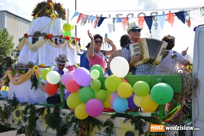 Zdjęcie w galerii na portalu naszwodzislaw.com: Ulicami Radlina przejechał barwny korowód dożynkowy wiadomości z regionu