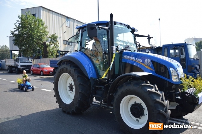 Zdjęcie w galerii na portalu naszwodzislaw.com: Ulicami Radlina przejechał barwny korowód dożynkowy wiadomości z regionu