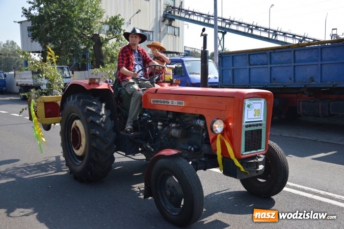 Zdjęcie w galerii na portalu naszwodzislaw.com: Ulicami Radlina przejechał barwny korowód dożynkowy wiadomości z regionu