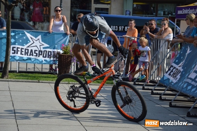 Zdjęcie w galerii na portalu naszwodzislaw.com: Eliminacje do niedzielnych finałów MTBstunt wiadomości z regionu
