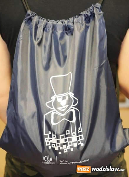 Zdjęcie w galerii na portalu naszwodzislaw.com: Wodzisław funduje pierwszakom tyty  wiadomości z regionu