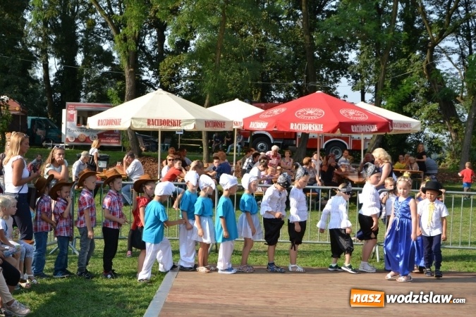 Zdjęcie w galerii na portalu naszwodzislaw.com: Dożynki wojewódzkie w Tworkowie - w sobotę rozpoczęła się zabawa wiadomości z regionu