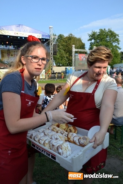 Zdjęcie w galerii na portalu naszwodzislaw.com: Dożynki wojewódzkie w Tworkowie - w sobotę rozpoczęła się zabawa wiadomości z regionu