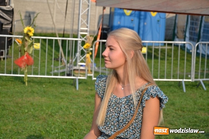 Zdjęcie w galerii na portalu naszwodzislaw.com: Dożynki wojewódzkie w Tworkowie - w sobotę rozpoczęła się zabawa wiadomości z regionu