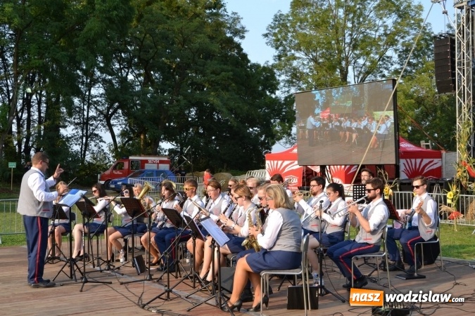 Zdjęcie w galerii na portalu naszwodzislaw.com: Dożynki wojewódzkie w Tworkowie - w sobotę rozpoczęła się zabawa wiadomości z regionu