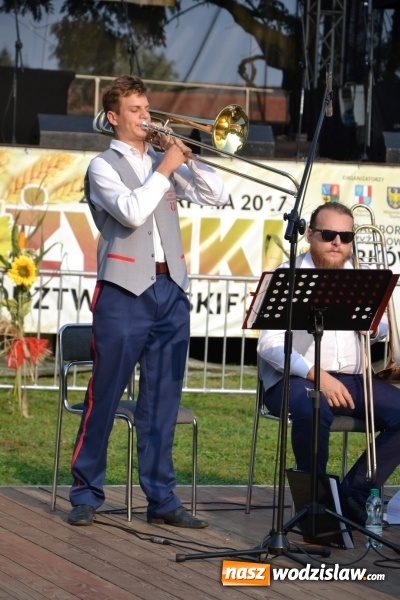 Zdjęcie w galerii na portalu naszwodzislaw.com: Dożynki wojewódzkie w Tworkowie - w sobotę rozpoczęła się zabawa wiadomości z regionu