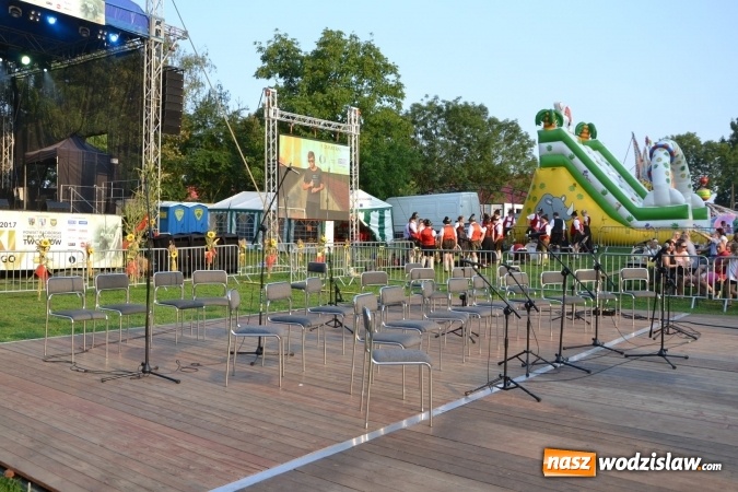 Zdjęcie w galerii na portalu naszwodzislaw.com: Dożynki wojewódzkie w Tworkowie - w sobotę rozpoczęła się zabawa wiadomości z regionu