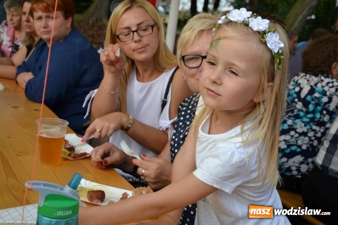 Zdjęcie w galerii na portalu naszwodzislaw.com: Dożynki wojewódzkie w Tworkowie - w sobotę rozpoczęła się zabawa wiadomości z regionu