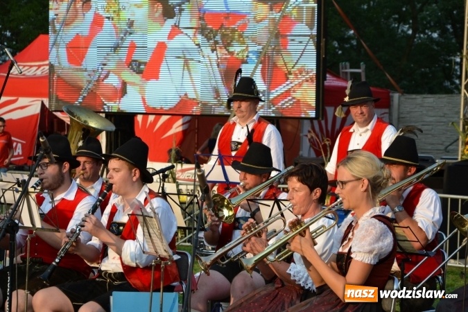Zdjęcie w galerii na portalu naszwodzislaw.com: Dożynki wojewódzkie w Tworkowie - w sobotę rozpoczęła się zabawa wiadomości z regionu