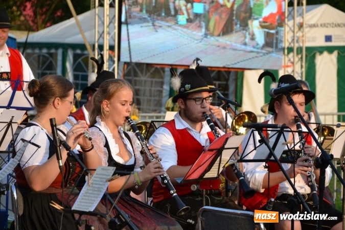 Zdjęcie w galerii na portalu naszwodzislaw.com: Dożynki wojewódzkie w Tworkowie - w sobotę rozpoczęła się zabawa wiadomości z regionu