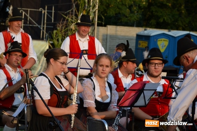 Zdjęcie w galerii na portalu naszwodzislaw.com: Dożynki wojewódzkie w Tworkowie - w sobotę rozpoczęła się zabawa wiadomości z regionu