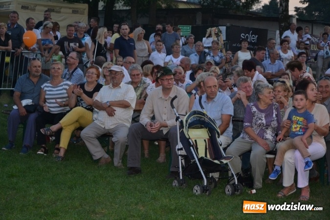Zdjęcie w galerii na portalu naszwodzislaw.com: Dożynki wojewódzkie w Tworkowie - w sobotę rozpoczęła się zabawa wiadomości z regionu