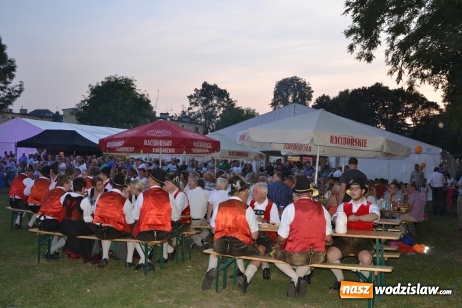 Zdjęcie w galerii na portalu naszwodzislaw.com: Dożynki wojewódzkie w Tworkowie - w sobotę rozpoczęła się zabawa wiadomości z regionu