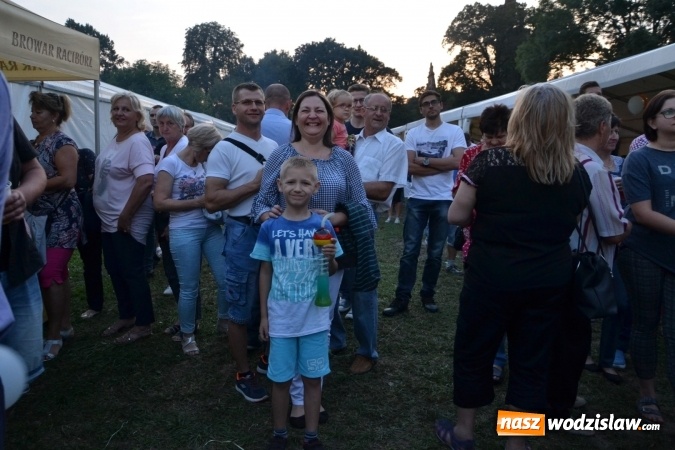 Zdjęcie w galerii na portalu naszwodzislaw.com: Dożynki wojewódzkie w Tworkowie - w sobotę rozpoczęła się zabawa wiadomości z regionu
