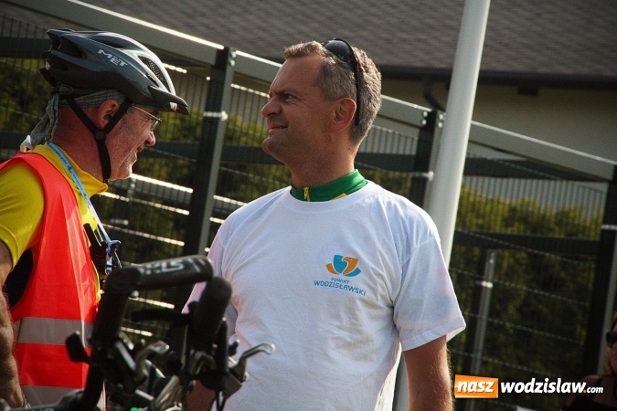Zdjęcie w galerii na portalu naszwodzislaw.com: Około 600 rowerzystów na drogach naszego powiatu. Wystartował kolejny rajd  wiadomości z regionu