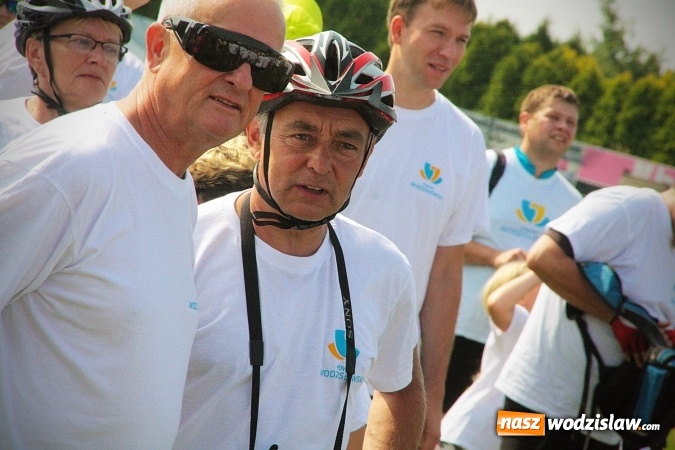 Zdjęcie w galerii na portalu naszwodzislaw.com: Około 600 rowerzystów na drogach naszego powiatu. Wystartował kolejny rajd  wiadomości z regionu
