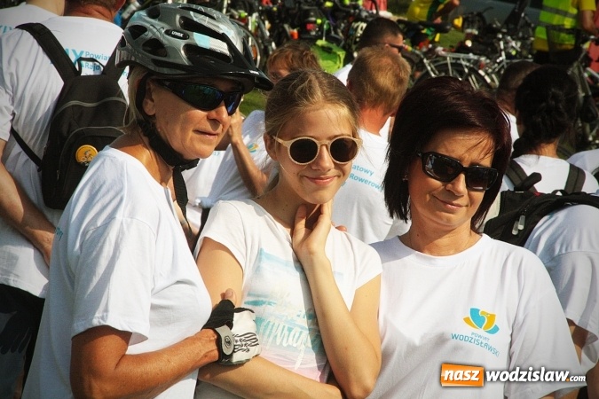 Zdjęcie w galerii na portalu naszwodzislaw.com: Około 600 rowerzystów na drogach naszego powiatu. Wystartował kolejny rajd  wiadomości z regionu