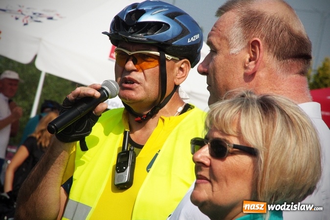Zdjęcie w galerii na portalu naszwodzislaw.com: Około 600 rowerzystów na drogach naszego powiatu. Wystartował kolejny rajd  wiadomości z regionu