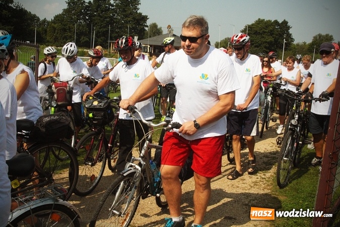 Zdjęcie w galerii na portalu naszwodzislaw.com: Około 600 rowerzystów na drogach naszego powiatu. Wystartował kolejny rajd  wiadomości z regionu