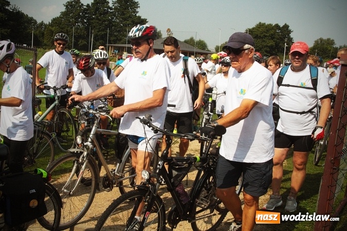 Zdjęcie w galerii na portalu naszwodzislaw.com: Około 600 rowerzystów na drogach naszego powiatu. Wystartował kolejny rajd  wiadomości z regionu