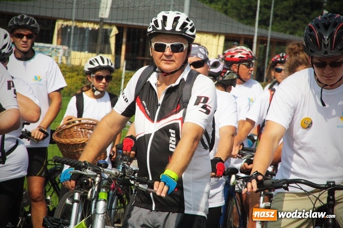 Zdjęcie w galerii na portalu naszwodzislaw.com: Około 600 rowerzystów na drogach naszego powiatu. Wystartował kolejny rajd  wiadomości z regionu