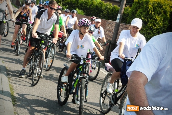Zdjęcie w galerii na portalu naszwodzislaw.com: Około 600 rowerzystów na drogach naszego powiatu. Wystartował kolejny rajd  wiadomości z regionu